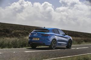 Alfa Romeo Stelvio Veloce 2020 года  (UK)